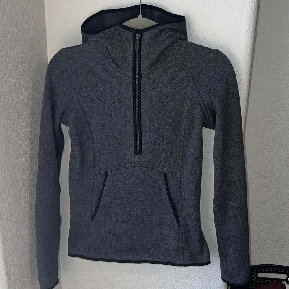 Lululemon “Fleece & Thank you” Pullover Women’s Size 2